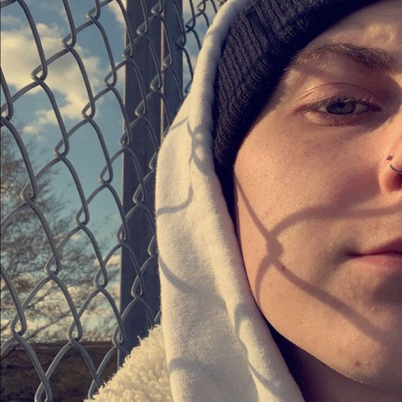 Meet your Posher, Bellamy - Picture 1 of 1